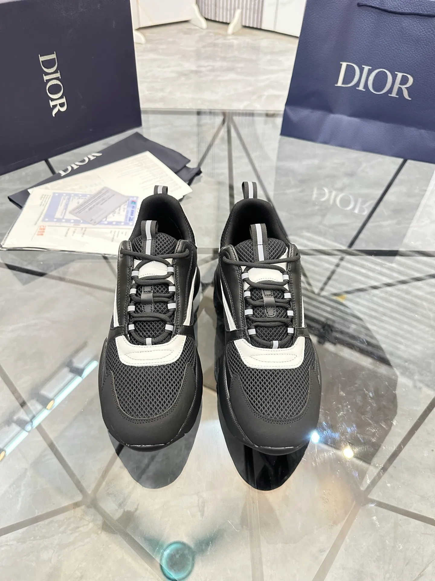 Men's shoes: 💰P460¥ Ready in Guangzhou, fully packaged Product trademark: Dior* "Dior*" low-top casual shoes Regular size: 38-46 (can be customized to 47) B22 Product materials: imported cowhide leather upper spliced ​​with original fabric, breathable lining, original outsole. Number: 920